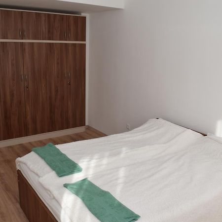 Marothi Kollegium Albergue Debrecen Exterior foto