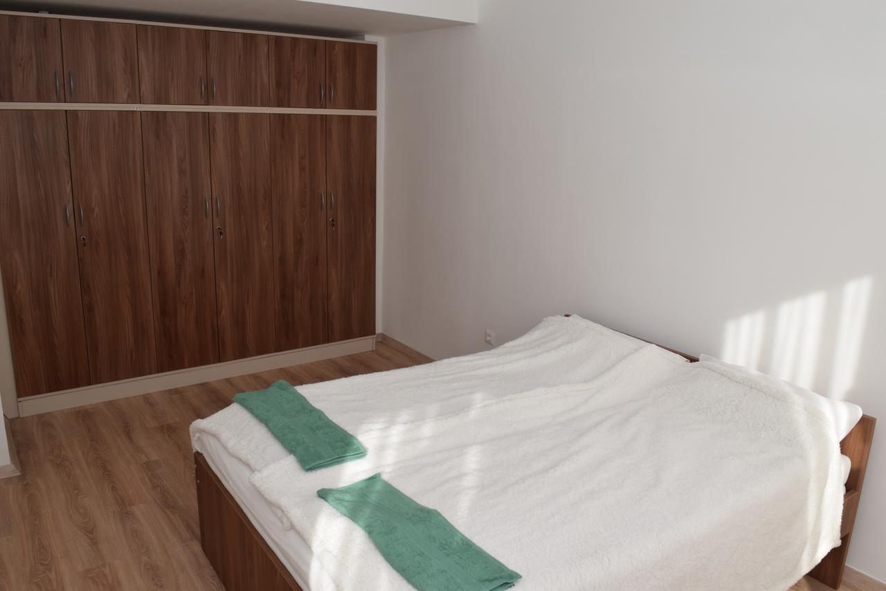 Marothi Kollegium Albergue Debrecen Exterior foto
